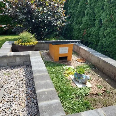 Apartma Zirovnik 公寓