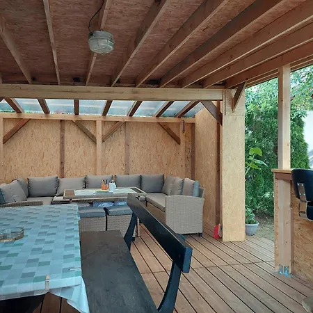 Apartma Zirovnik * 戈雷尼斯卡地区采尔克列