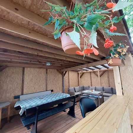 Apartma Zirovnik 公寓 *