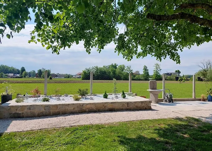 Apartma Zirovnik Lägenhet *